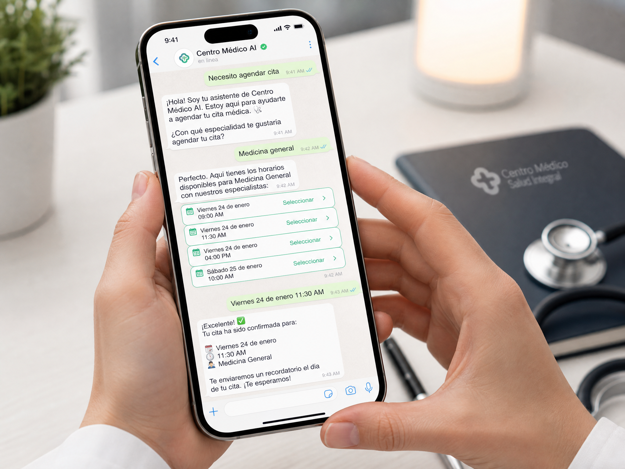 Asistente IA de QuantixIA respondiendo pacientes por WhatsApp